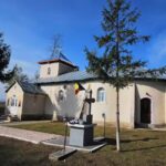 Biserica Sf&acirc;ntul Dumitru Izvor&acirc;torul de Mir