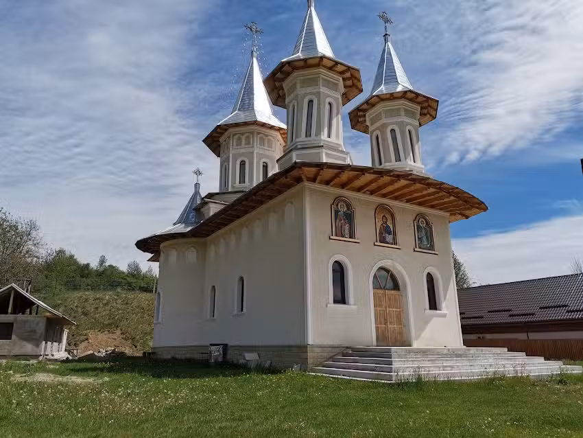 Biserica &bdquo;Sf&acirc;ntul Dumitru&rdquo; Păgubeni
