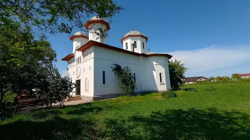 Biserica &bdquo;Sf&acirc;ntul Gheorghe&rdquo;