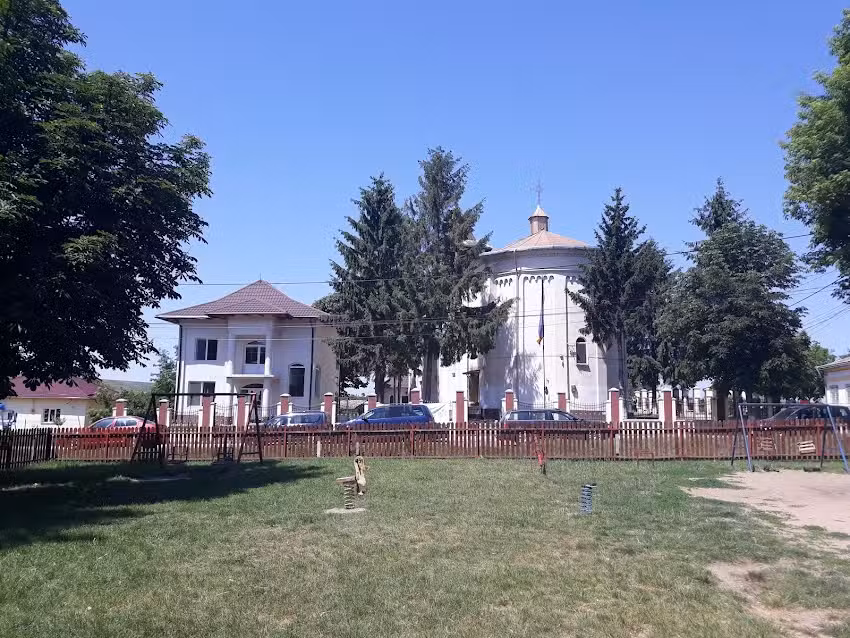 Biserica &bdquo;Sf&acirc;ntul Gheorghe&rdquo;