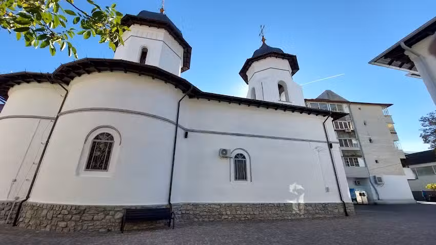 Biserica &bdquo;Sf&acirc;ntul Gheorghe&rdquo;