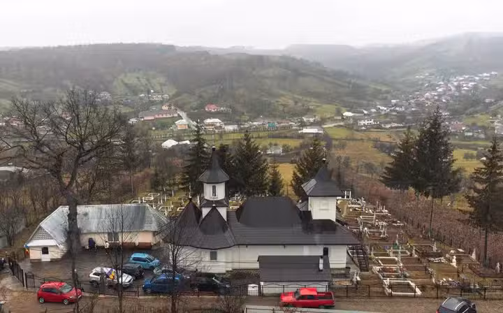 Biserica &bdquo;Sf&acirc;ntul Gheorghe&rdquo;