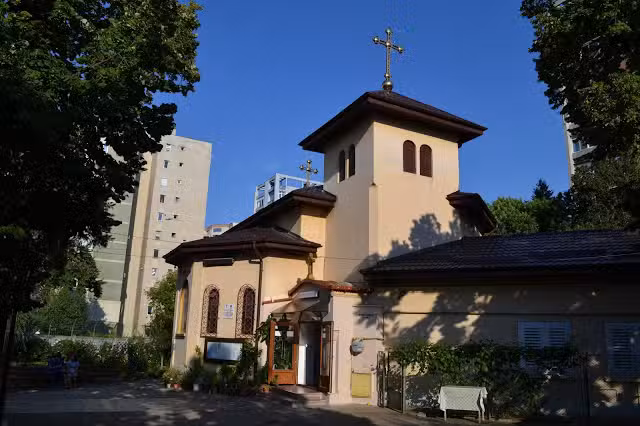 Biserica Sf&acirc;ntul Ierarh Calinic Titan