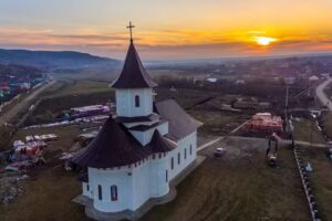 Biserica Sf&acirc;ntul Ierarh Nectarie Draxeni