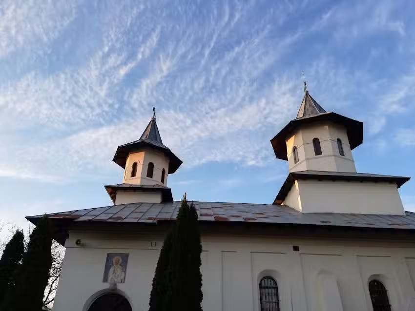 Biserica &bdquo;Sf&acirc;ntul Ierarh Nicolae&rdquo; Corod