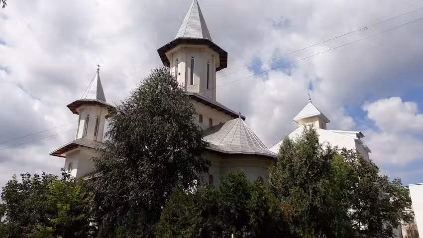 Biserica Sf&acirc;ntul Ierarh Vasile cel Mare