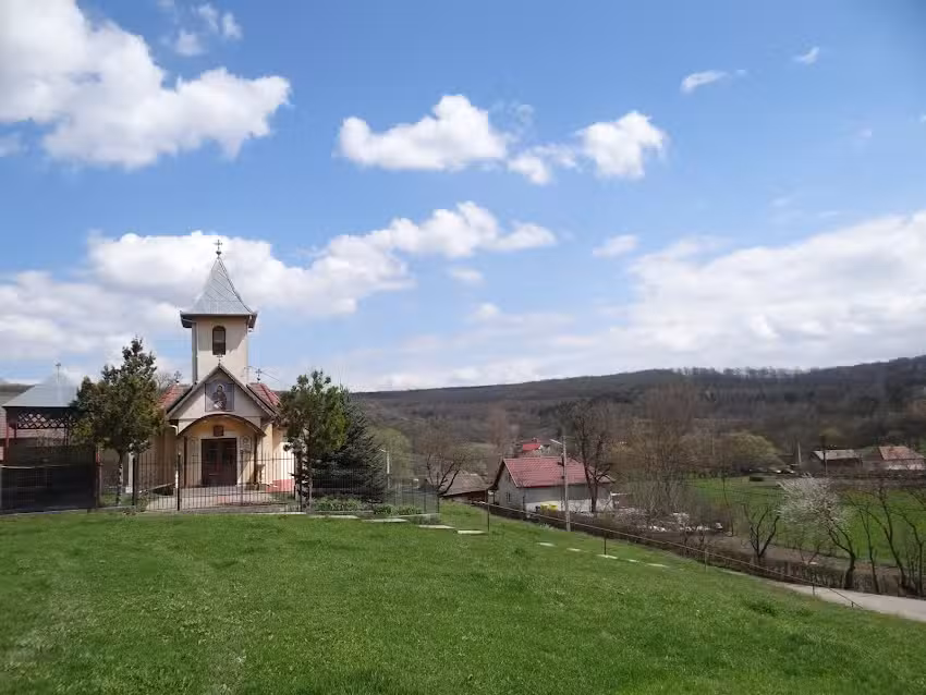 Biserica Sf&acirc;ntul Ioan Botezătorul