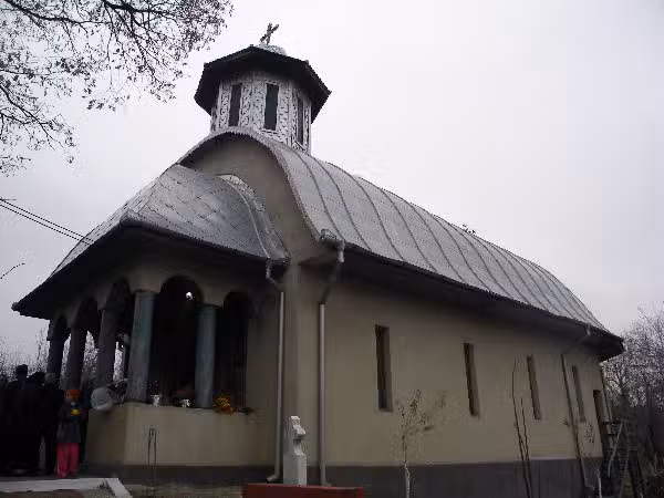 Biserica Sf&acirc;ntul Ioan Botezătorul, Carpen