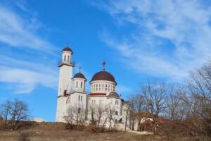 Biserica Sf&acirc;ntul Ioan Casian și Duminica Sfinților Rom&acirc;ni