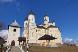 Biserica Sf&acirc;ntul Ioan cel Nou din Cacica