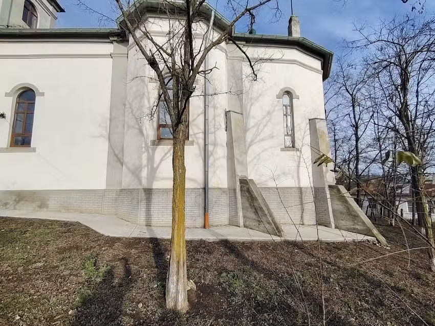 Biserica Sf&acirc;ntul Mare Mucenic Dimitrie