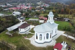 Biserica Sf&acirc;ntul Mare Mucenic Dimitrie Izvor&acirc;torul de Mir