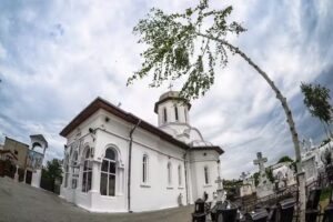 Biserica Sf&acirc;ntul Mare Mucenic Dimitrie Izvor&acirc;torul de Mir