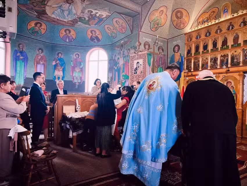 Biserica Sf&acirc;ntul Mare Mucenic Gheorghe