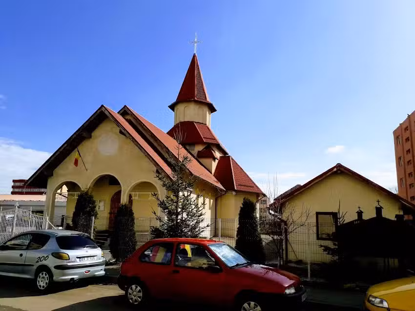 Biserica Sf&acirc;ntul Mare Mucenic Gheorghe