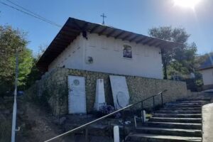 Biserica &bdquo;Sf&acirc;ntul Mare Mucenic Gheorghe&ldquo; Odaia Manolache