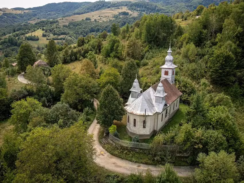 Biserica Sfantul Maria Valea Larga