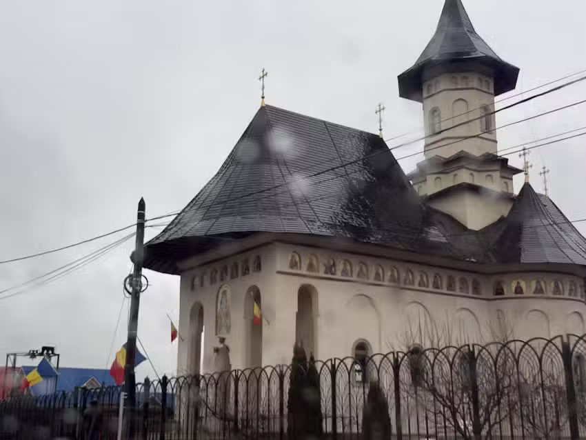 Biserica Sf&acirc;ntul Nectarie