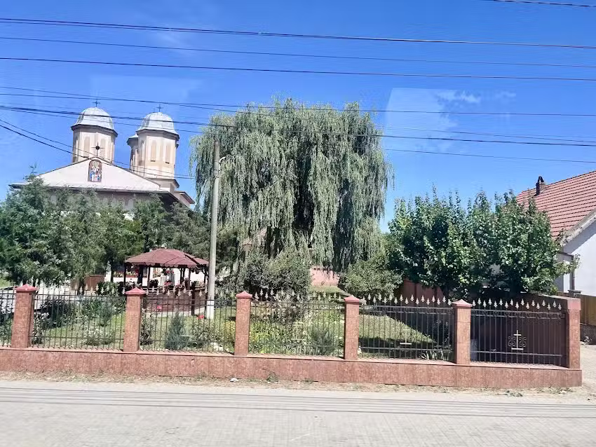 Biserica &bdquo;Sf&acirc;ntul Nicolae&rdquo;