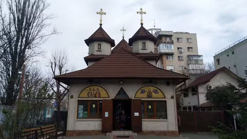 Biserica Sf&acirc;ntul Nicolae Balta Albă