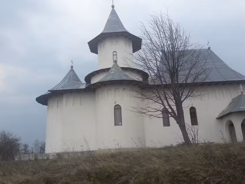 Biserica Sfantul Nicolae &ndash; Suharău centru