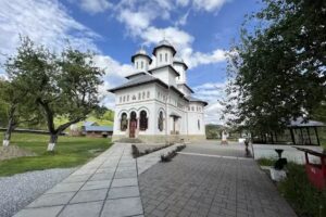 Biserica Sf&acirc;ntul Nicolaie Fundu Sadovei