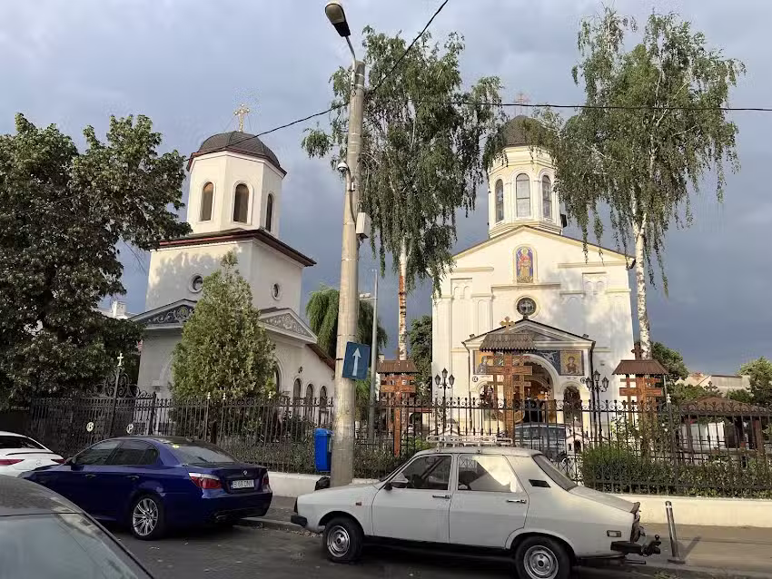 Biserica Sf&acirc;ntul Pantelimon