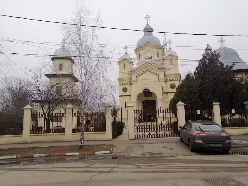 Biserica &bdquo;Sfinții Apostoli&rdquo; din Alexandria