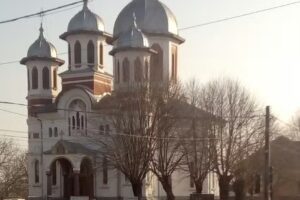 Biserica &bdquo;Sfinții Apostoli Petru și Pavel&rdquo;