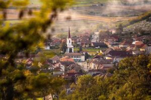 Biserica Sfinții Apostoli Petru și Pavel