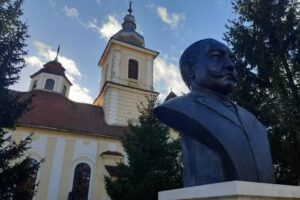 Biserica Sfinţii Apostoli Petru şi Pavel