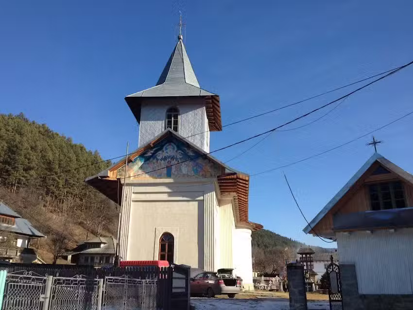 Biserica Sfinții Apostoli Petru și Pavel