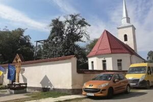 Biserica Sfinții Apostoli Petru și Pavel