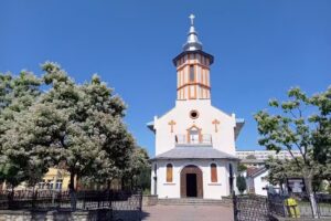 Biserica Sfinții Apostoli Petru și Pavel