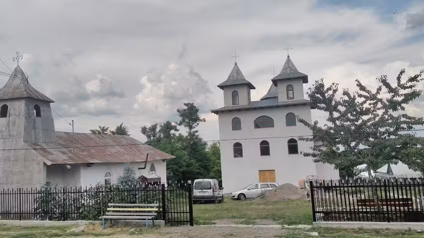 Biserica Sfintii Apostoli Petru si Pavel
