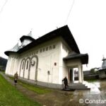 Biserica Sfintii Apostoli Petru si Pavel