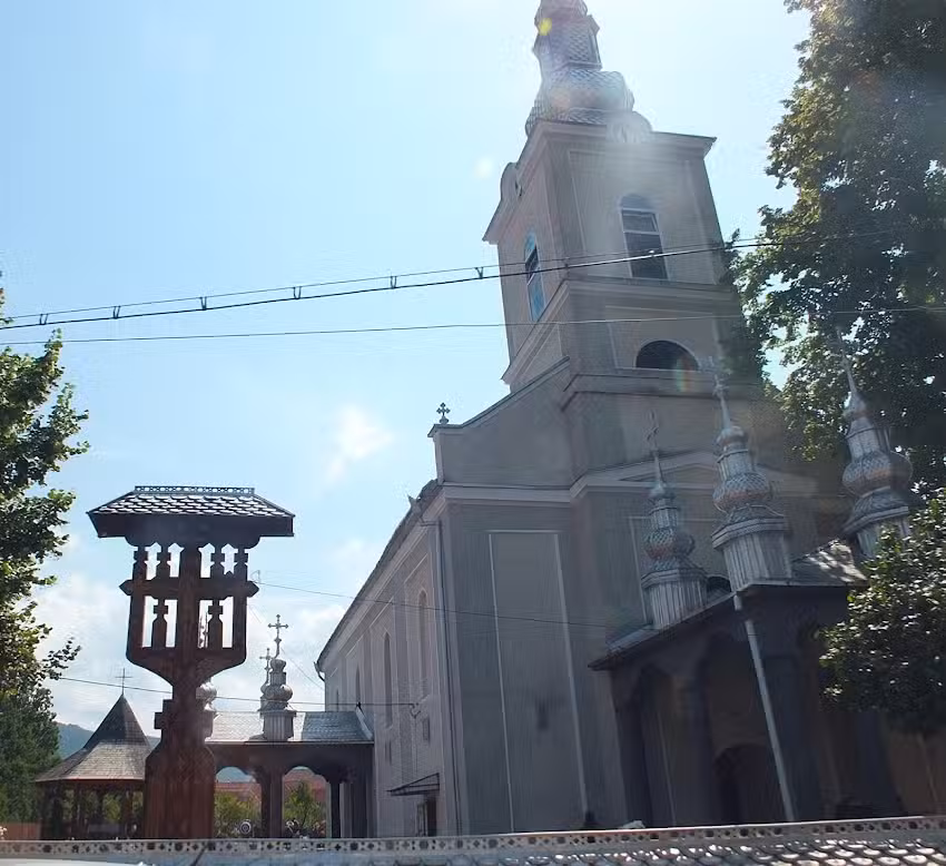 Biserica Sfinții Arhangheli