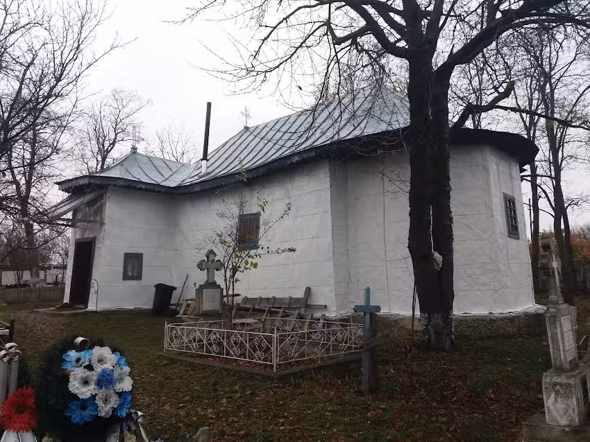 Biserica Sfinții Arhangheli Butucăria