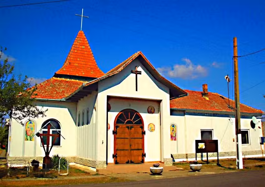 Biserica Sfinții Arhangheli Mihail și Gavriil