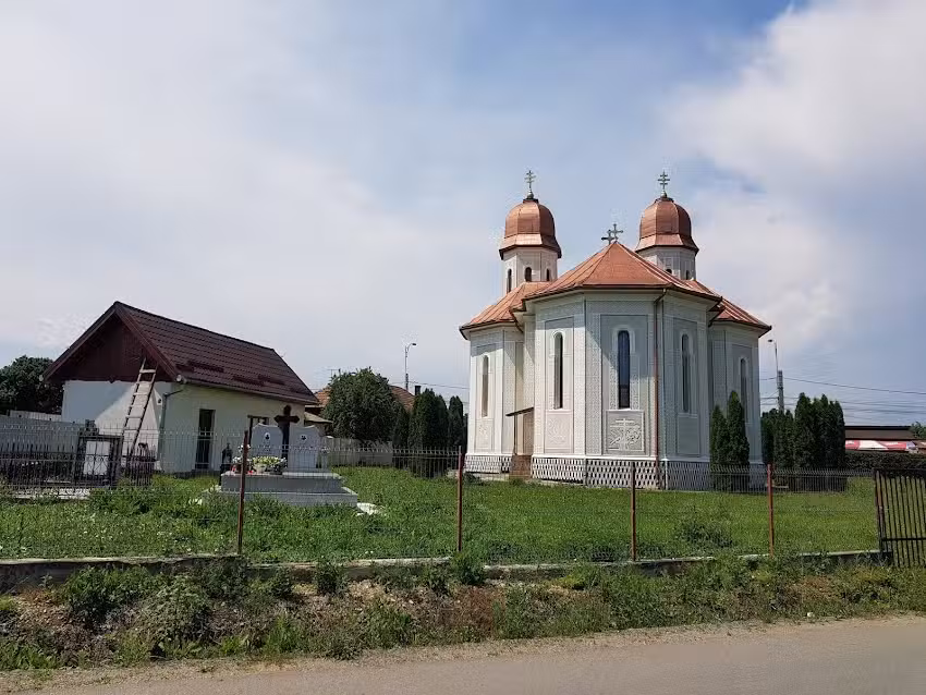 Biserica Sfinții Arhangheli Mihail și Gavriil