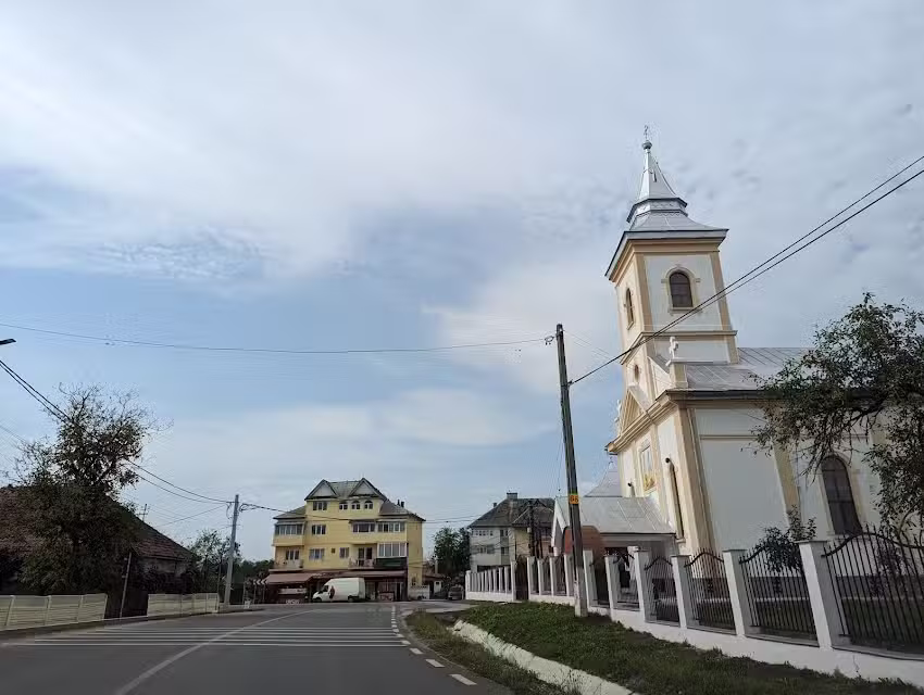 Biserica Sfinții Arhangheli Mihail și Gavriil