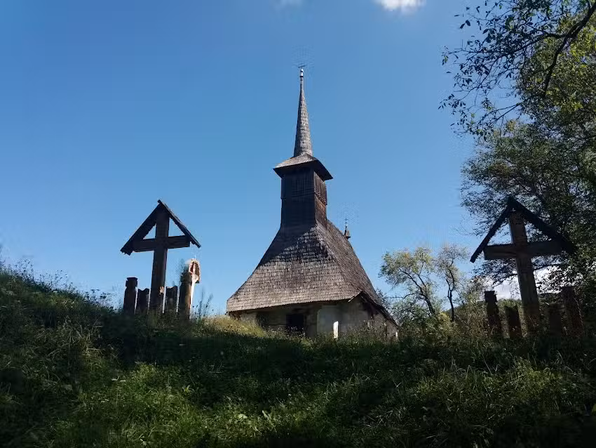 Biserica Sfinții Arhangheli Mihail și Gavriil