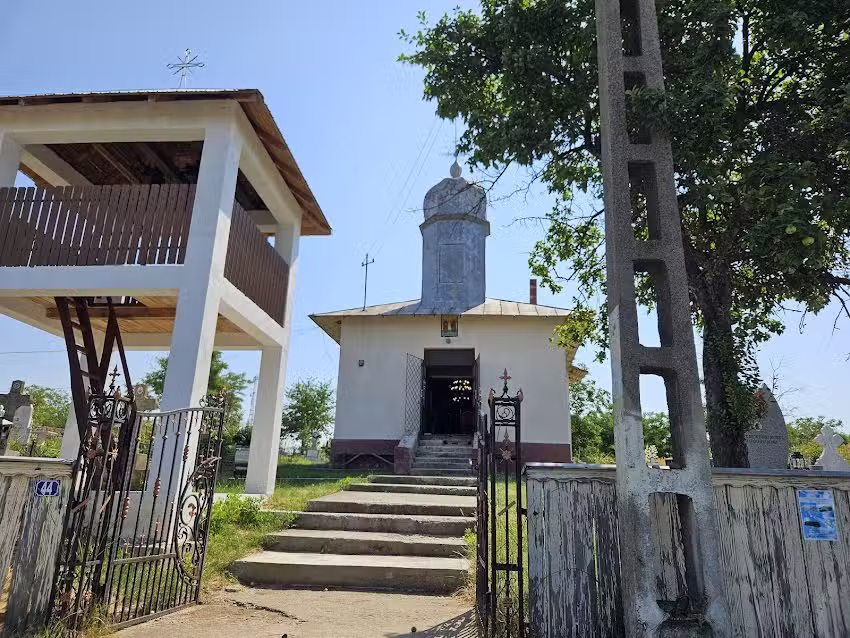 Biserica &bdquo;Sfinții Arhangheli Mihail și Gavriil&rdquo;