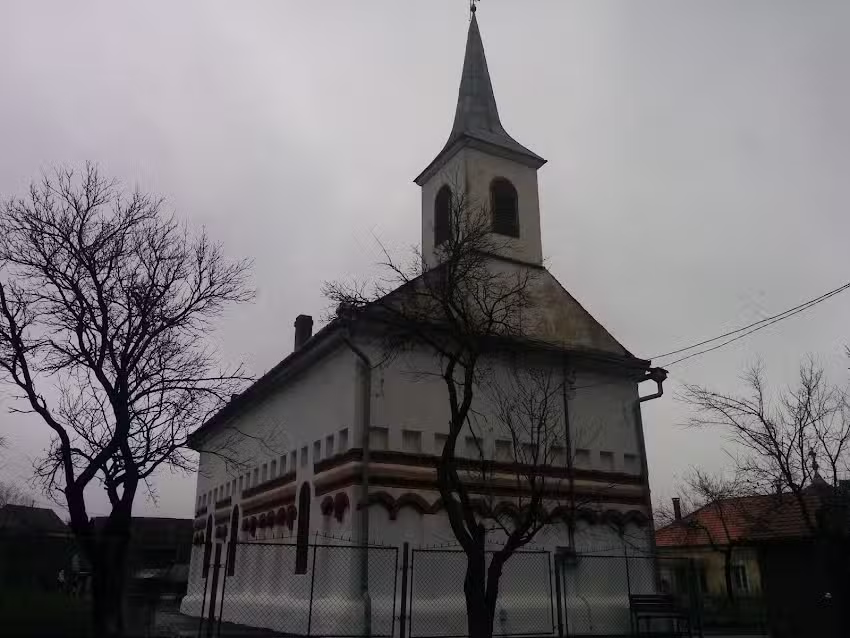 Biserica Sfinții Arhangheli Mihail și Gavriil