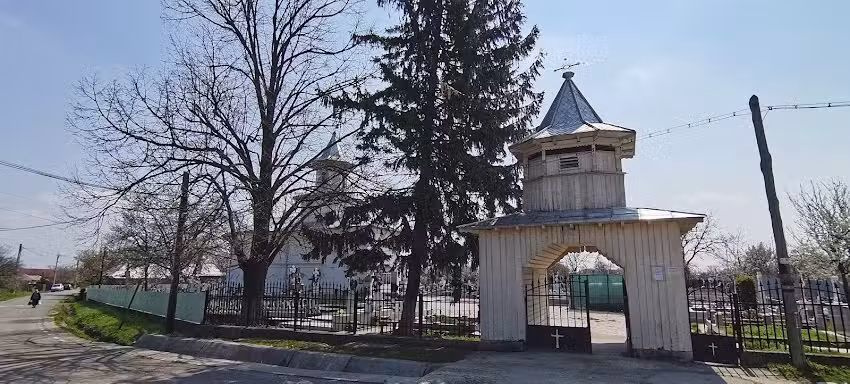 Biserica &bdquo;Sfinții Arhangheli Mihail și Gavriil&rdquo;
