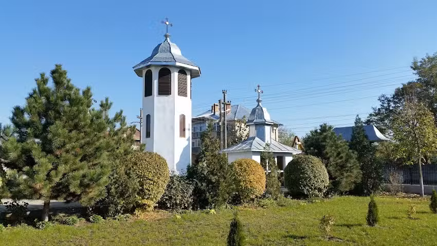 Biserica &bdquo;Sfinții Arhangheli Mihail și Gavriil&rdquo;