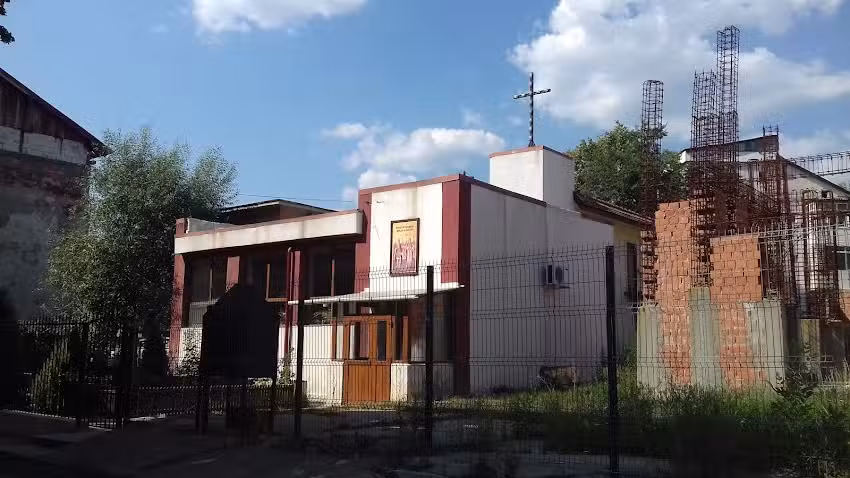 Biserica Sfinții Arhangheli Mihail și Gavriil