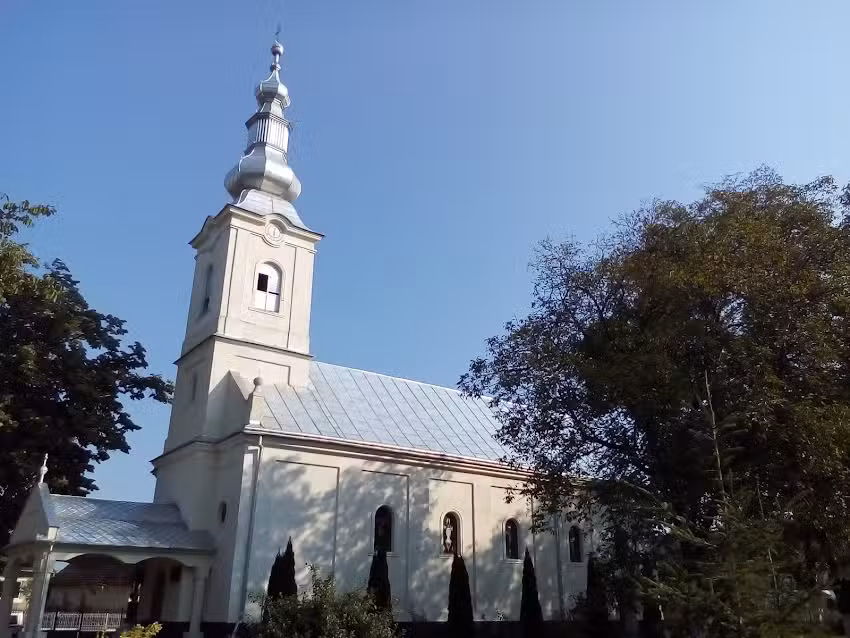 Biserica Sfinții Arhangheli Mihail și Gavriil