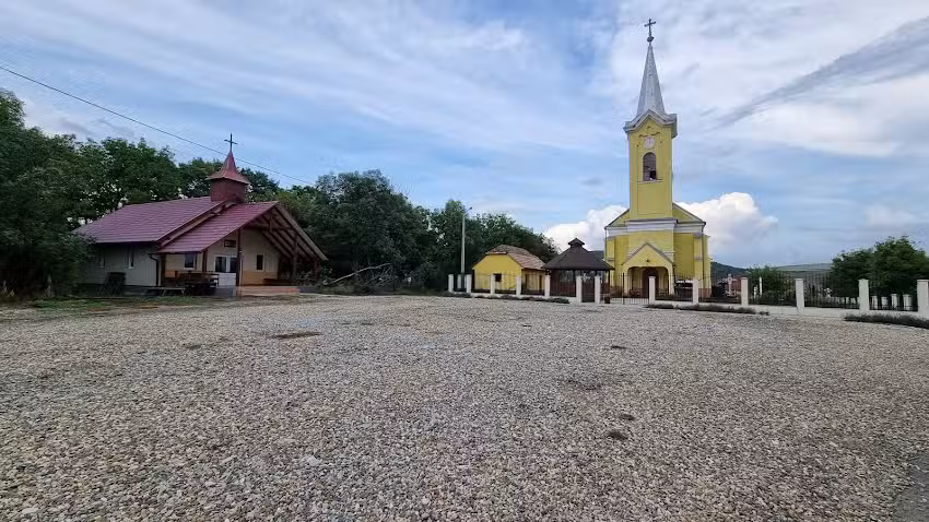 Biserica Sfinții Arhangheli Mihail și Gavriil