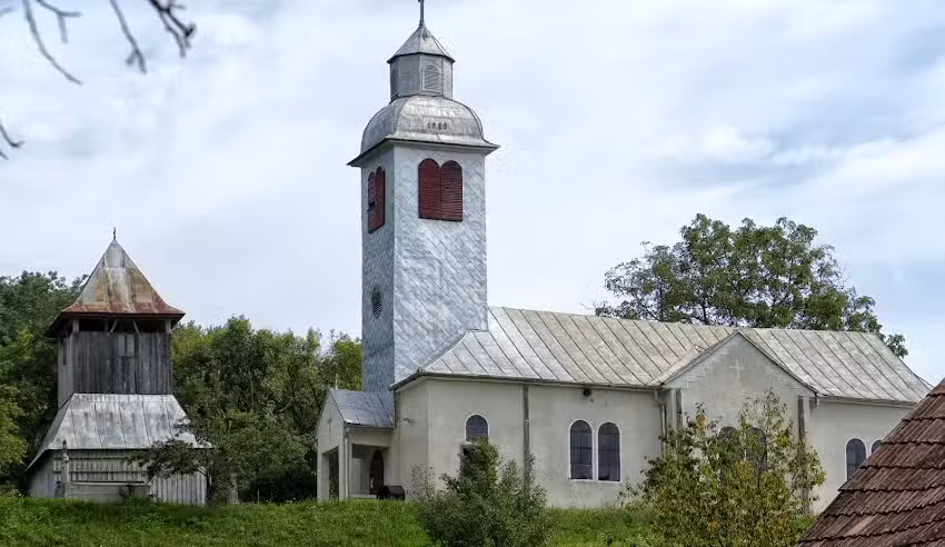 Biserica Sfinții Arhangheli Mihail și Gavriil